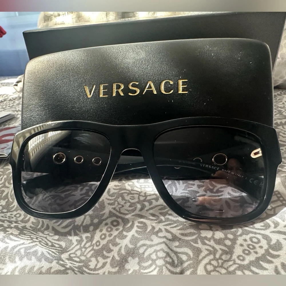 Versace Sunglasses Full Inclusion